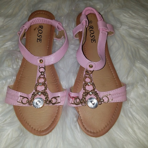 Shoes - Pretty pink sandals